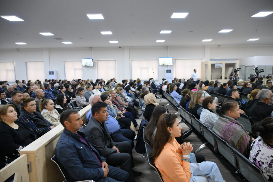 Azerbaijani court presses on with trial of Armenians charged with war crimes (PHOTO)