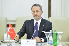 Azerbaijani Parliament Speaker holds talks with Turkish Human Rights Chair (PHOTO)