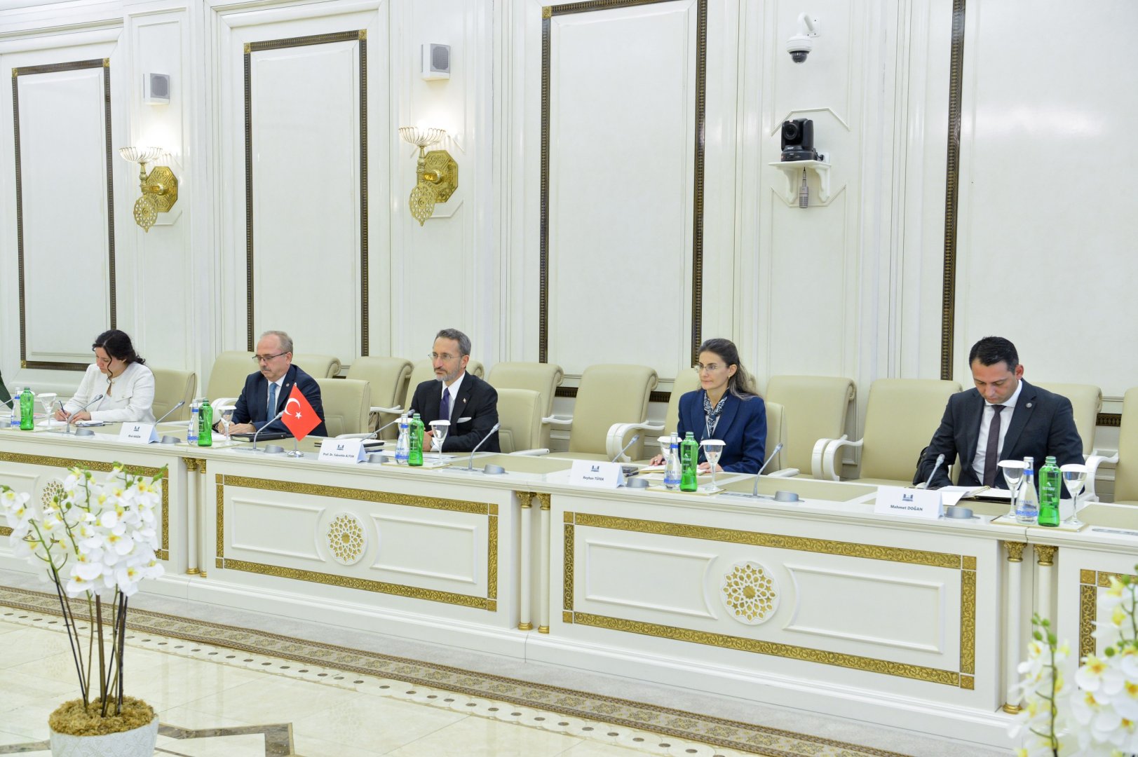 Azerbaijani Parliament Speaker holds talks with Turkish Human Rights Chair (PHOTO)