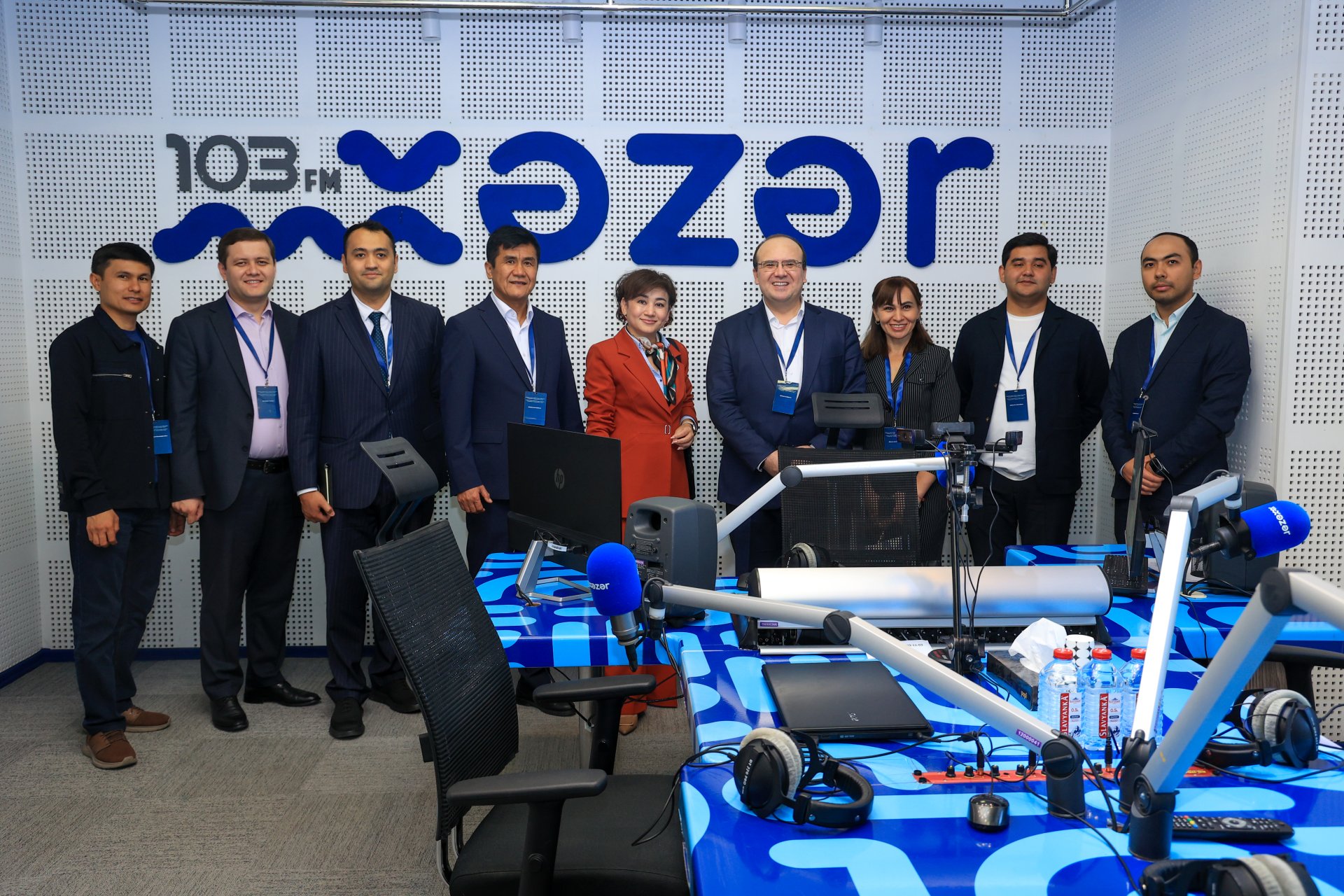 Uzbek delegation visits Xezer Media Center (PHOTO)