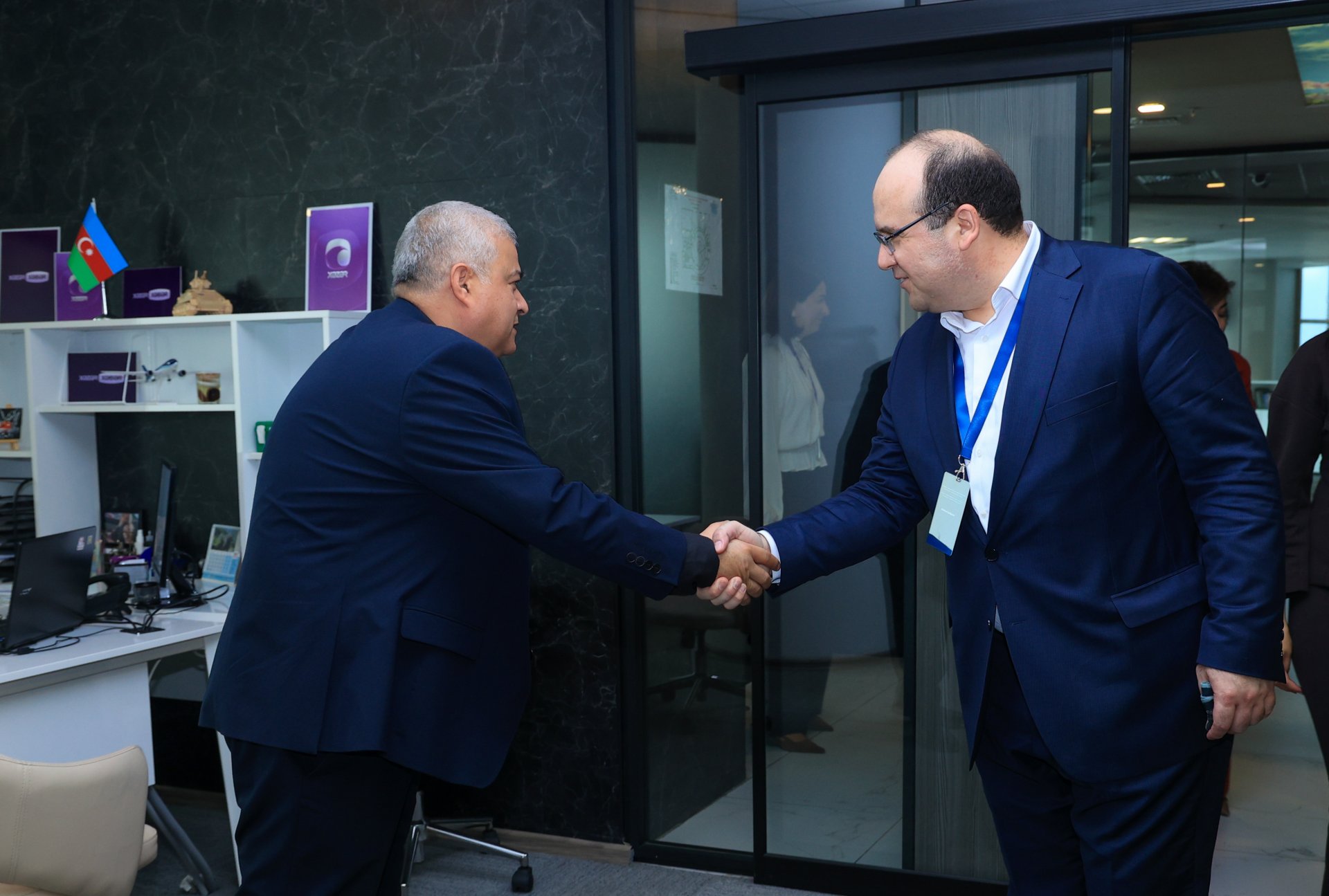 Uzbek delegation visits Xezer Media Center (PHOTO)