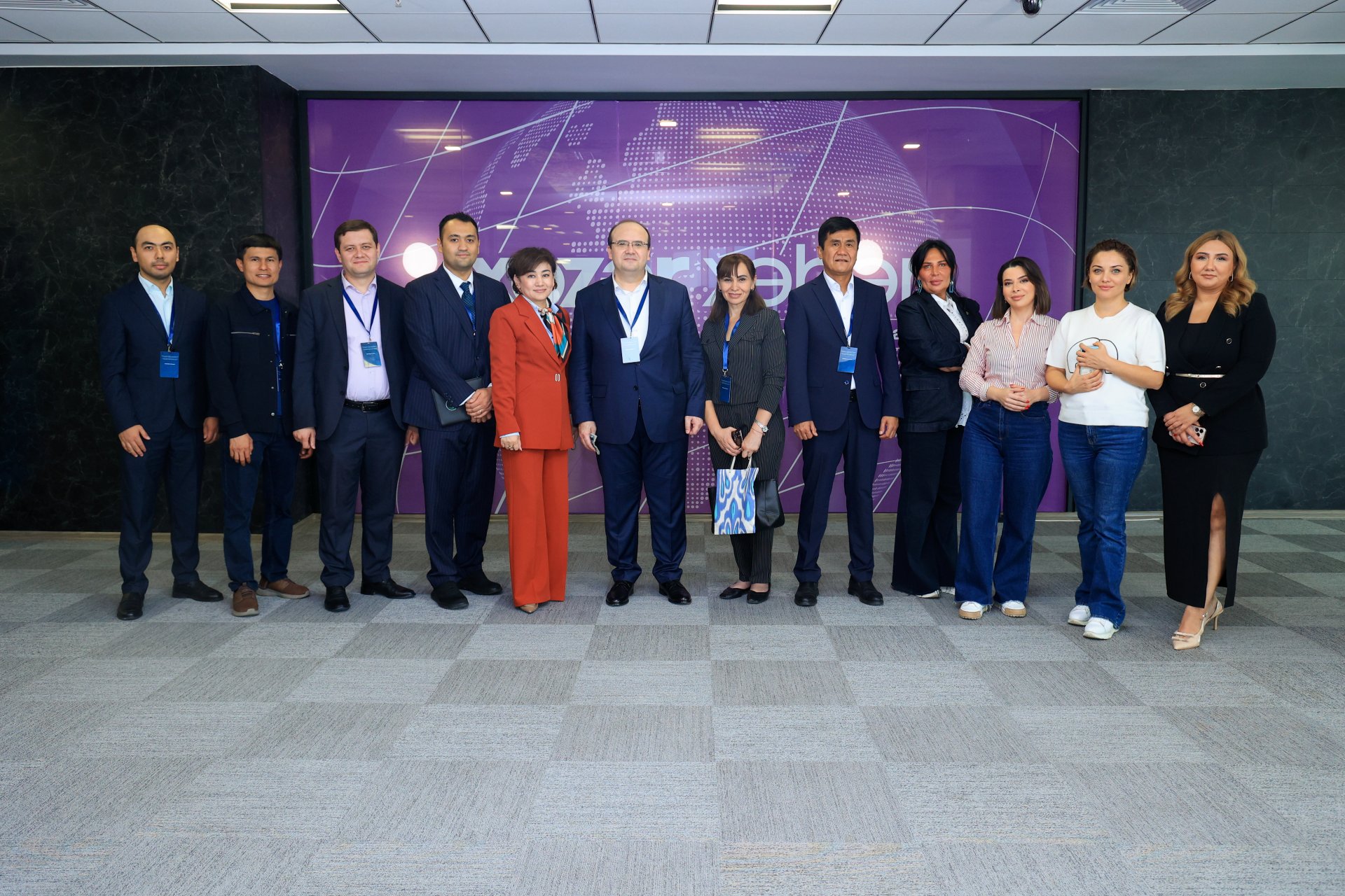 Uzbek delegation visits Xezer Media Center (PHOTO)