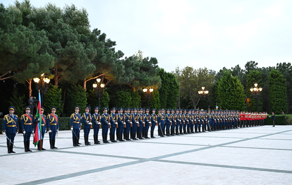 Baku hosts official welcome ceremony for President of Italy (PHOTO)