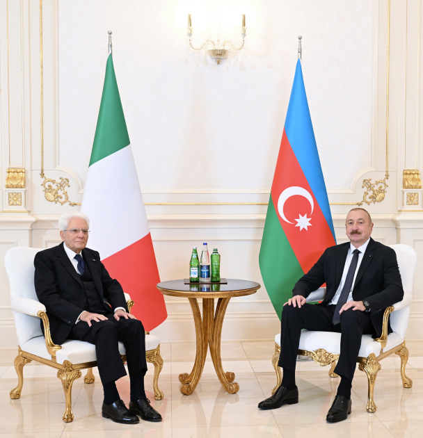 President Ilham Aliyev, President Sergio Mattarella hold one-on-one meeting (PHOTO)