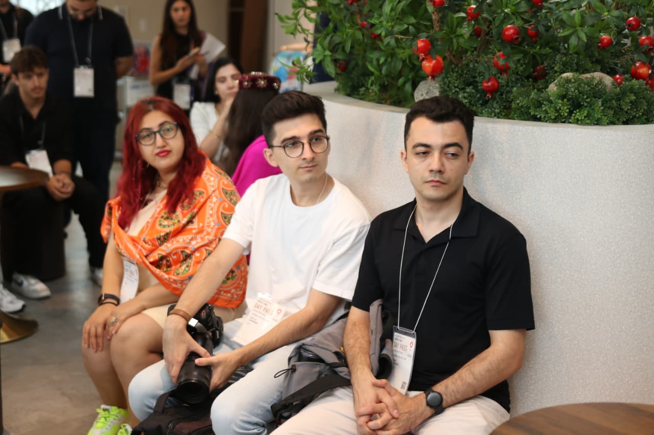 Azerbaijani diaspora committee's chief meets with compatriots in Japan (PHOTO)