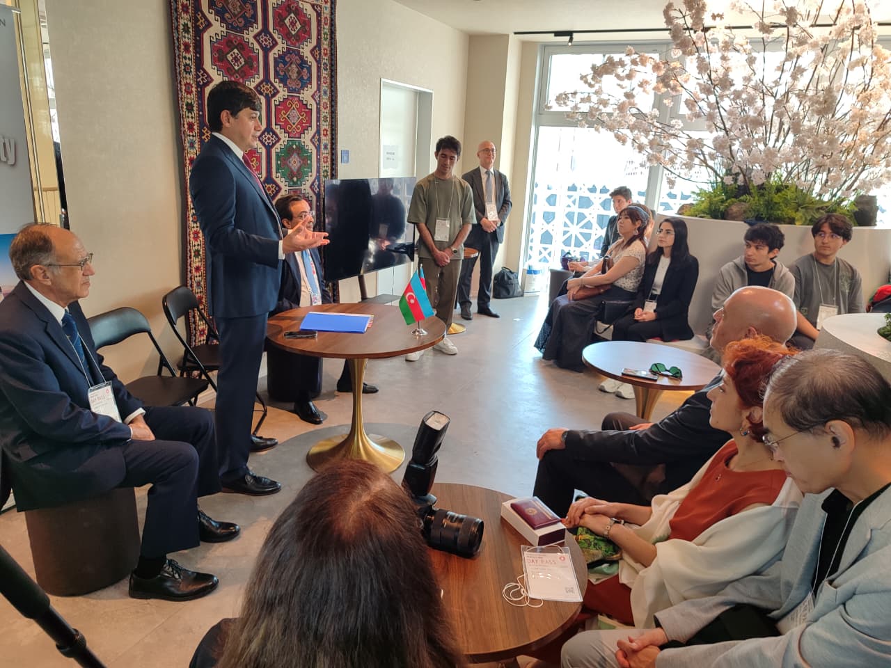 Azerbaijani diaspora committee's chief meets with compatriots in Japan (PHOTO)