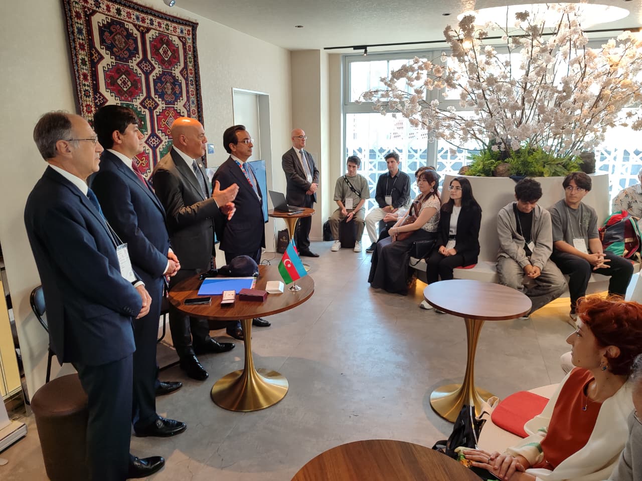 Azerbaijani diaspora committee's chief meets with compatriots in Japan (PHOTO)