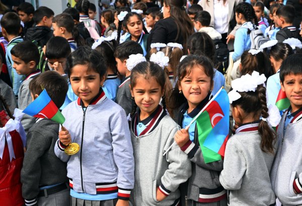 Azerbaijan commissions new school building in Baku's Khazar district (PHOTO)