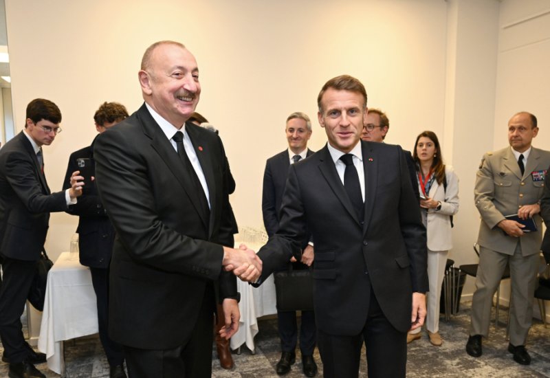 President Ilham Aliyev meets President Emmanuel Macron in Copenhagen (PHOTO)