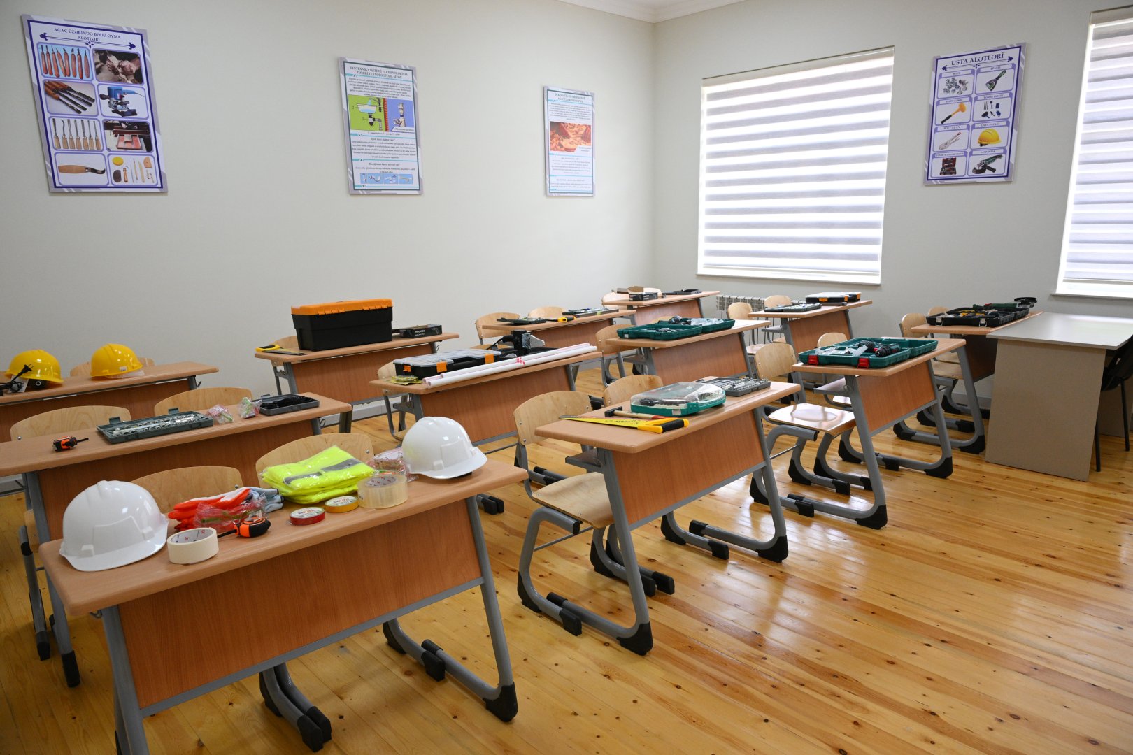 Azerbaijan commissions new school building in Baku's Khazar district (PHOTO)