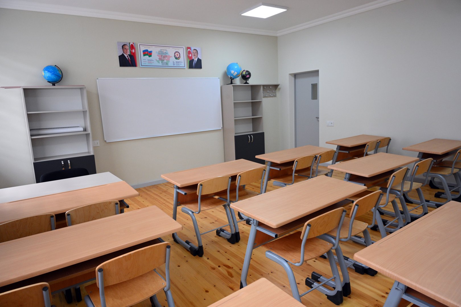 Azerbaijan commissions new school building in Baku's Khazar district (PHOTO)