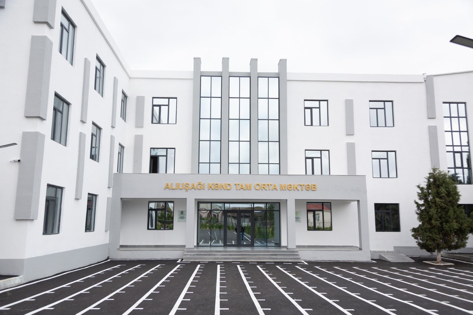 Heydar Aliyev Foundation launches modern school facility in Samukh (PHOTO)