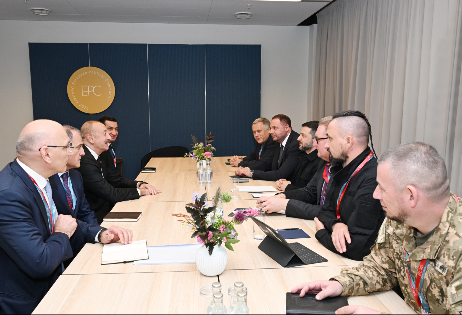 President Ilham Aliyev meets with President of Ukraine in Copenhagen (PHOTO)