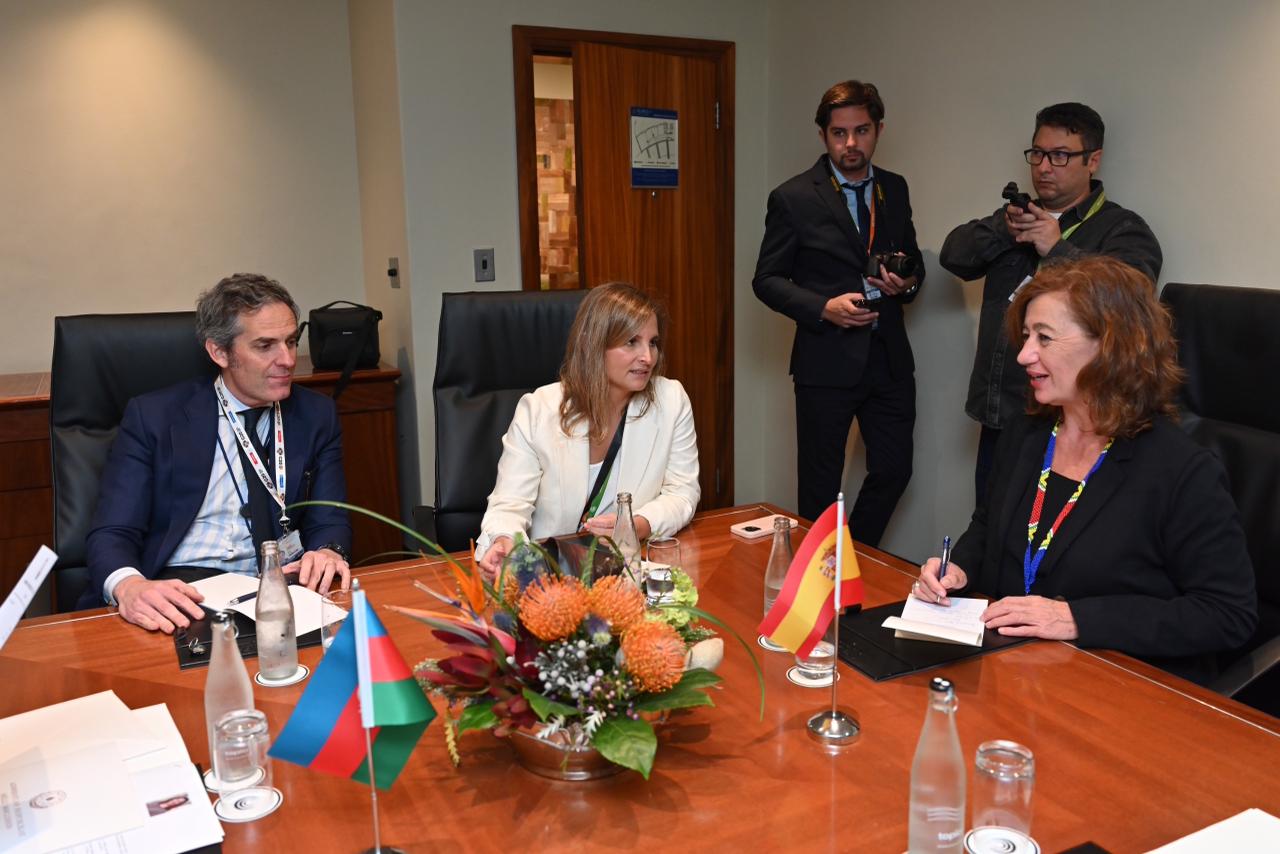 Azerbaijani Parliament speaker meets Spanish president of Congress of Deputies (PHOTO)