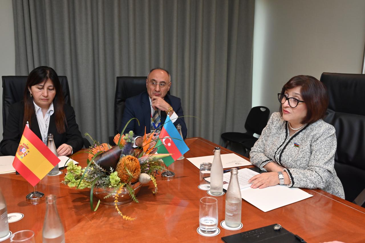 Azerbaijani Parliament speaker meets Spanish president of Congress of Deputies (PHOTO)