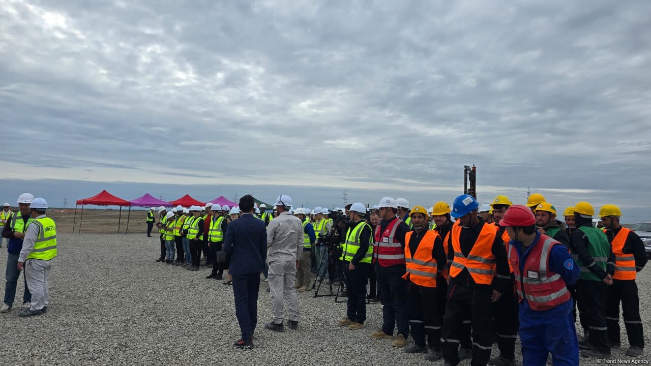 Azerbaijan marks major step in Bilasuvar SPP with first panel ceremony (PHOTO)