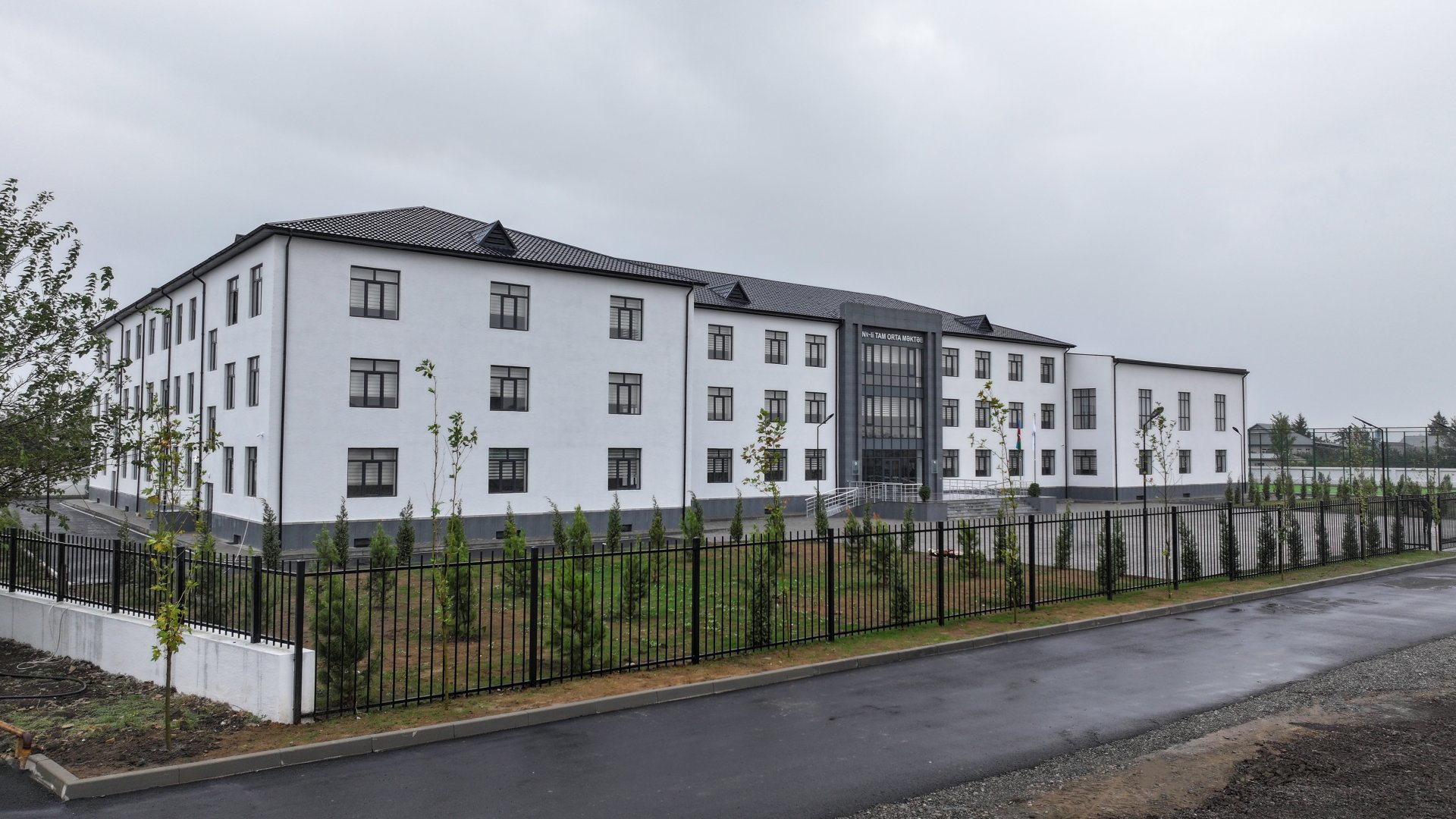 Azerbaijan rolls out school built by Heydar Aliyev Foundation in its Jalilabad (PHOTO)