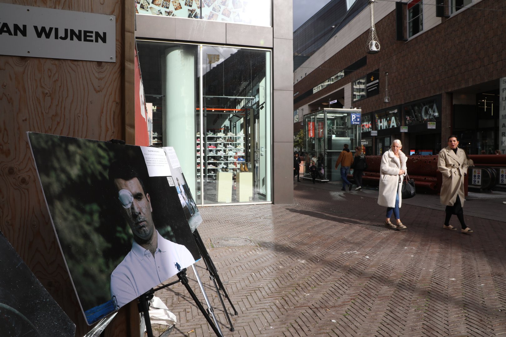 Photo exhibition dedicated to Azerbaijani mine victims organized in Netherlands' Hague (PHOTO)