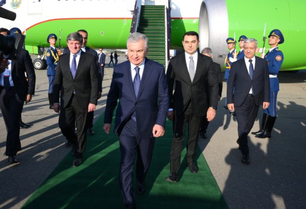 President of Uzbekistan arrives in Azerbaijan (PHOTO)