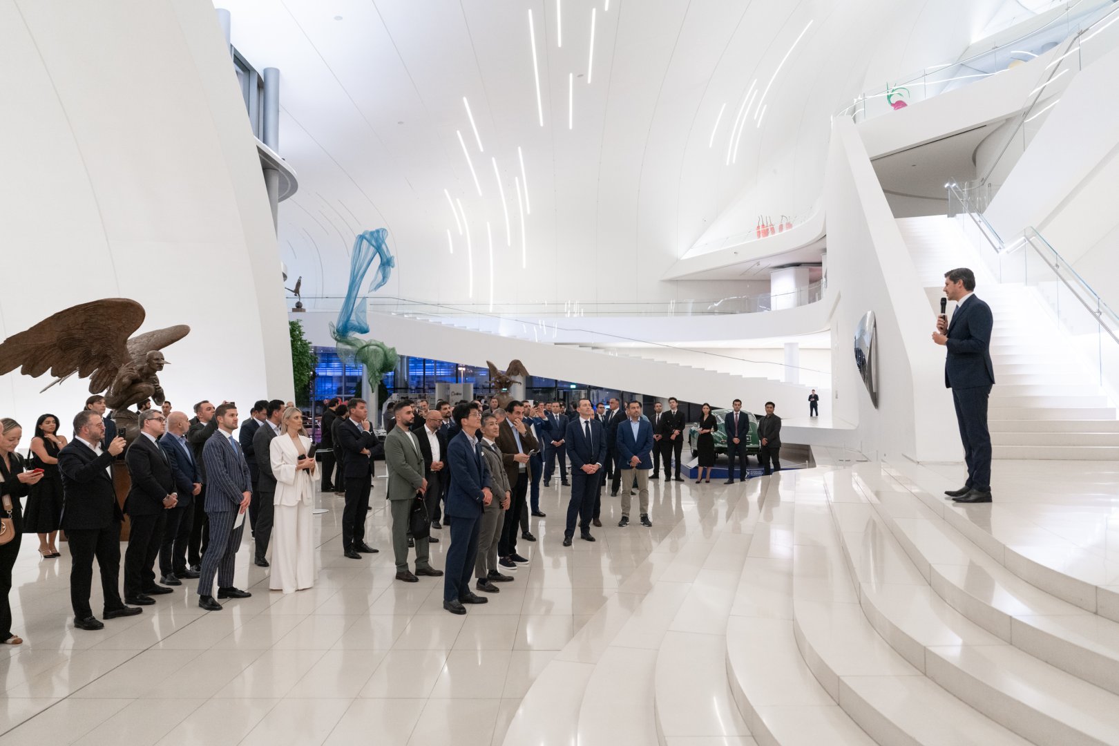BUGATTI MISTRAL - the world's fastest roadster arrives in Azerbaijan (PHOTO)