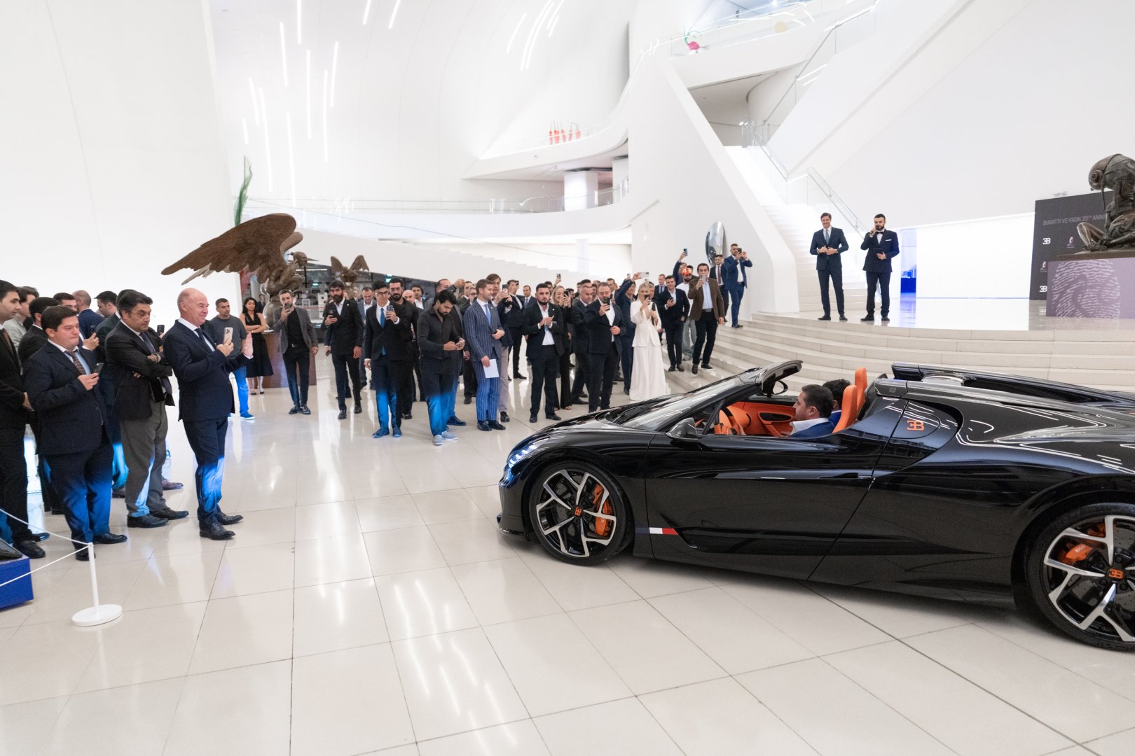 BUGATTI MISTRAL - the world's fastest roadster arrives in Azerbaijan (PHOTO)