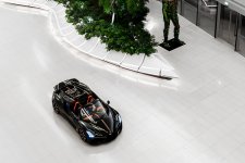 BUGATTI MISTRAL - the world's fastest roadster arrives in Azerbaijan (PHOTO)