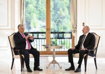 President Ilham Aliyev meets Hungarian PM in Gabala (PHOTO)