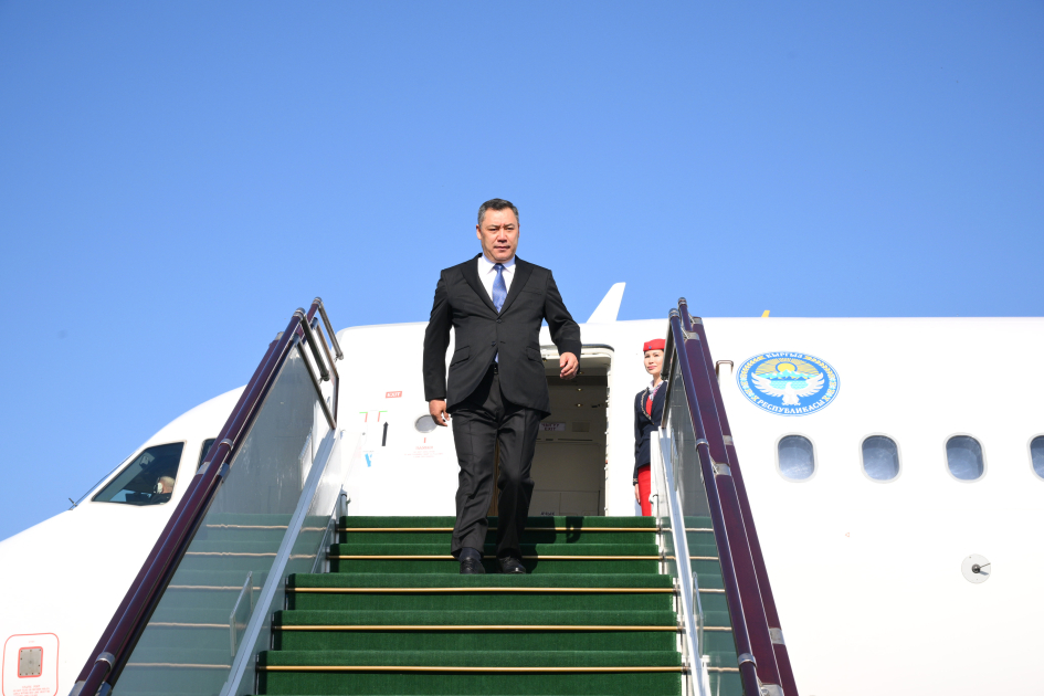 President of Kyrgyzstan arrives in Azerbaijan to attend OTS Summit (PHOTO)