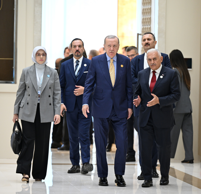 President Ilham Aliyev welcomes participants of 12th Summit of Council of OTS Heads of State (PHOTO)