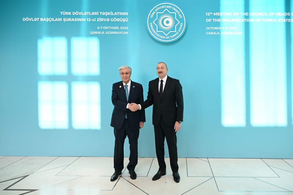 President Ilham Aliyev welcomes participants of 12th Summit of Council of OTS Heads of State (PHOTO)