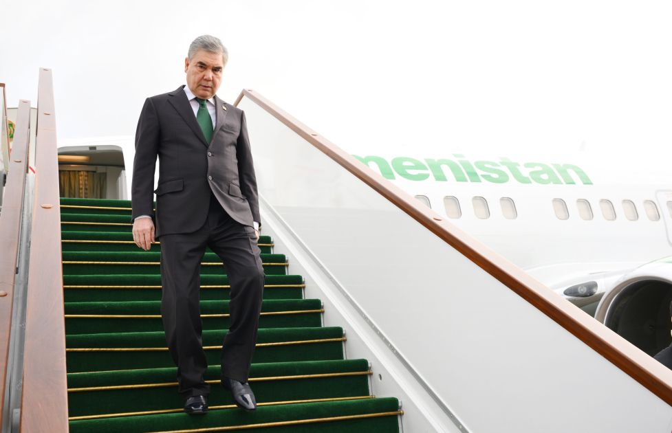 Chairman of Turkmenistan’s Halk Maslahaty visits Azerbaijan (PHOTO)