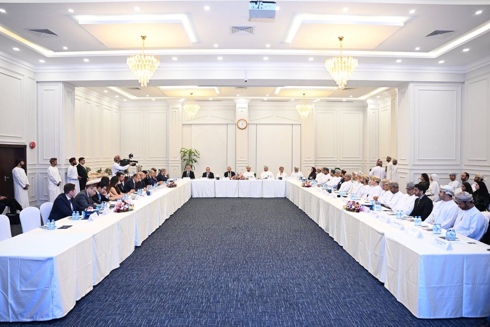 Azerbaijan, Oman convene for high-level business roundtable