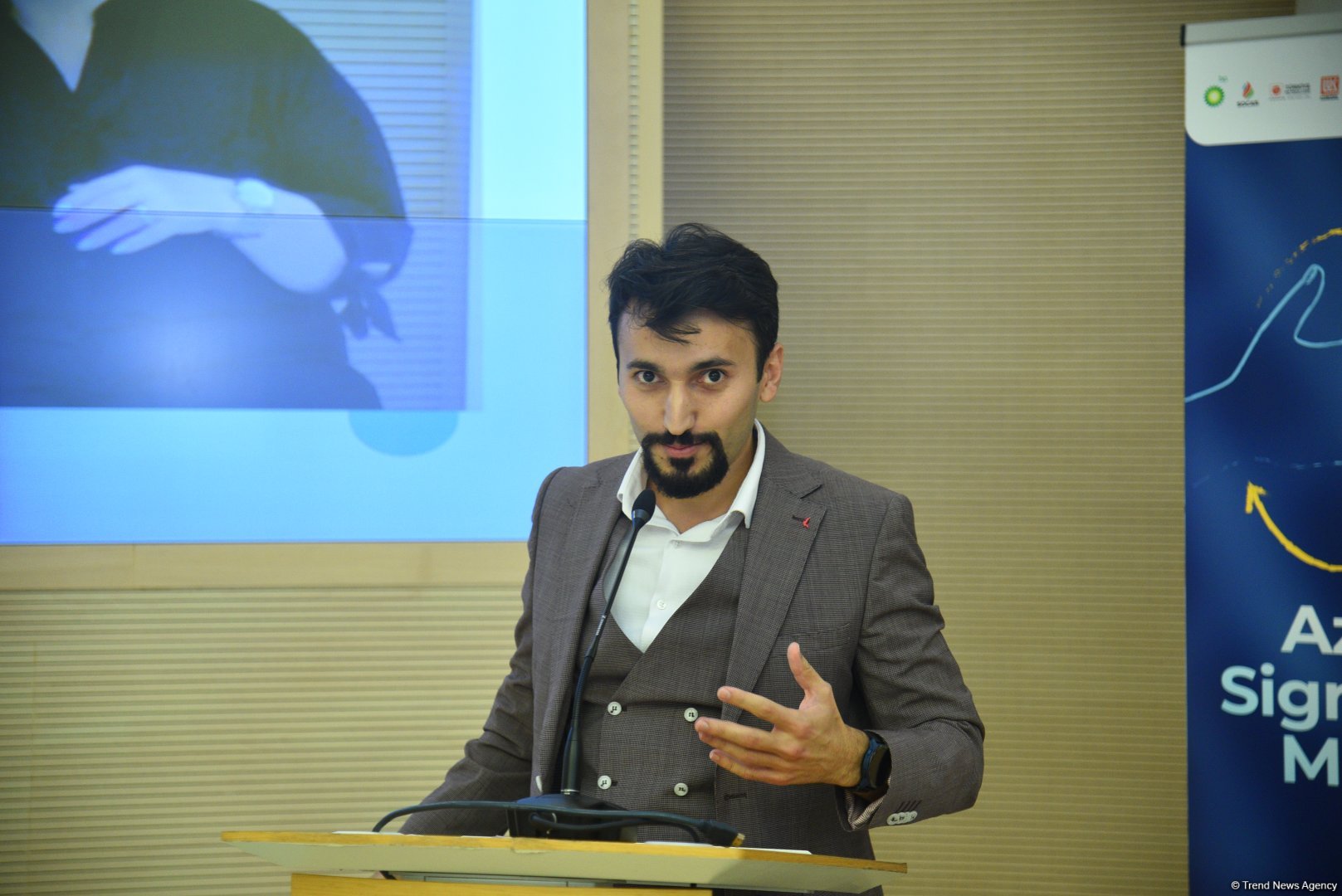 ADA University hosts presentation of Azerbaijani sign language application (PHOTO)