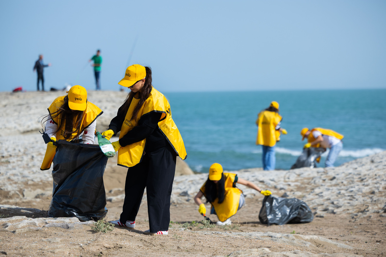 Yelo Team organizes clean‑up campaign on Mardakan beach (PHOTO)