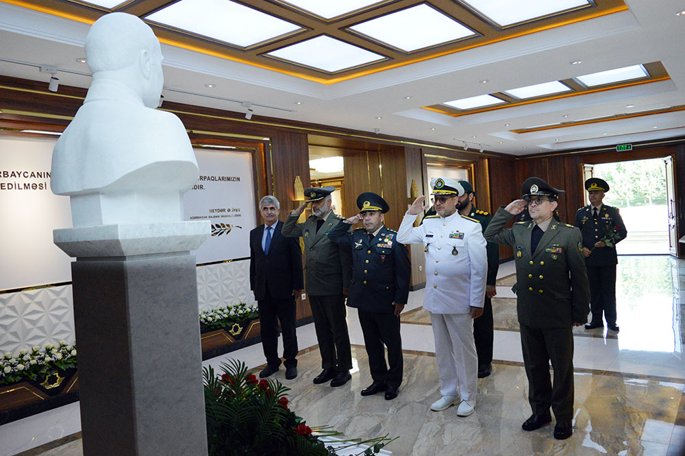 Azerbaijan and Iran discuss dev't of military education (PHOTO/VIDEO)