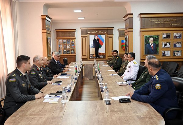 Azerbaijan and Iran discuss dev't of military education (PHOTO/VIDEO)