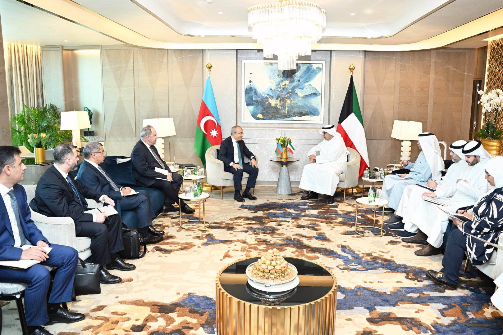 Azerbaijan, Kuwait explore opportunities for economic cooperation