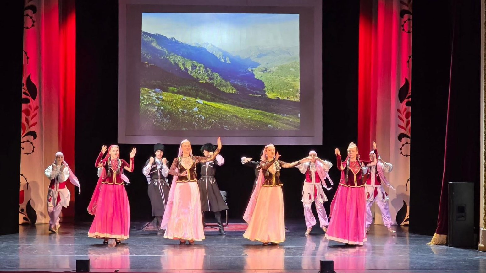 Estonia dives into rich rhythms of Azerbaijani music (PHOTO)