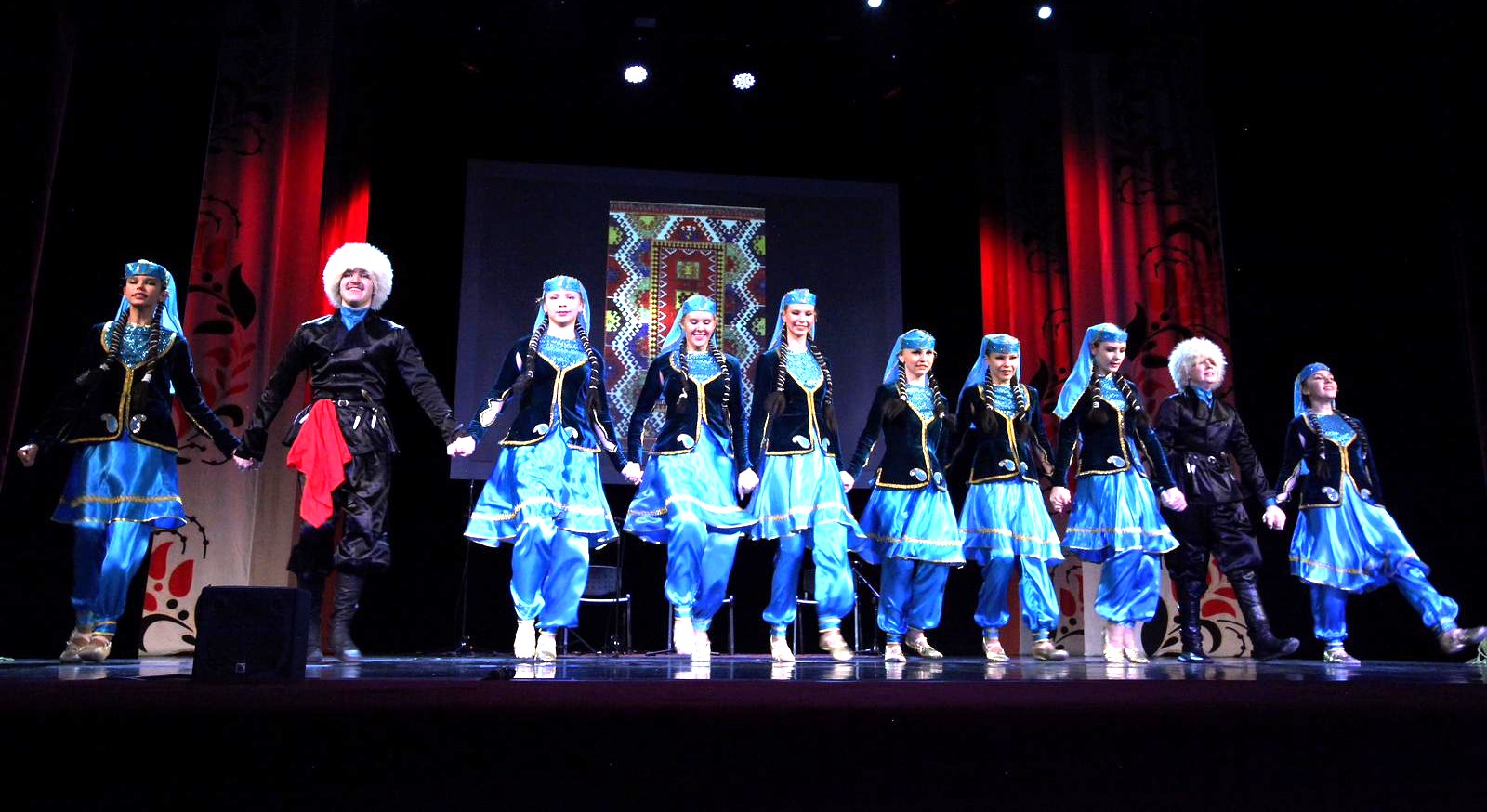 Estonia dives into rich rhythms of Azerbaijani music (PHOTO)