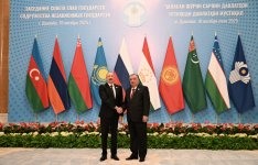 President Ilham Aliyev arrives at Palace of Nation in Dushanbe to participate in CIS Heads of State Council meeting (PHOTO/VIDEO)
