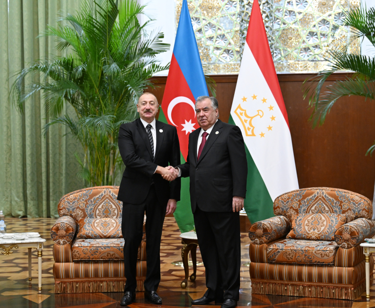 President Ilham Aliyev, President Emomali Rahmon hold one-on-one meeting (PHOTO/VIDEO)
