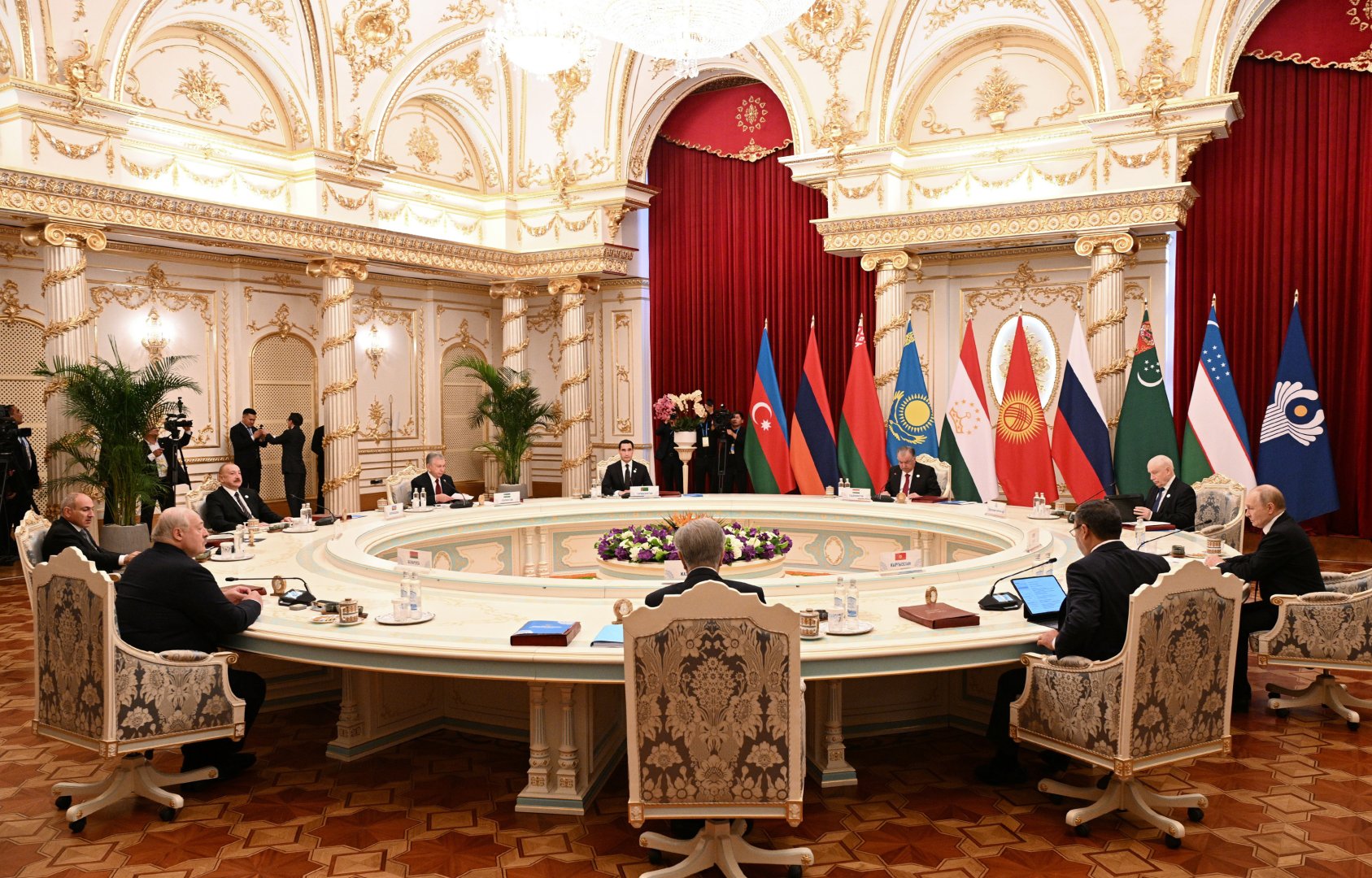 President Ilham Aliyev addresses CIS Heads of State Council meeting in limited format (PHOTO/VIDEO)