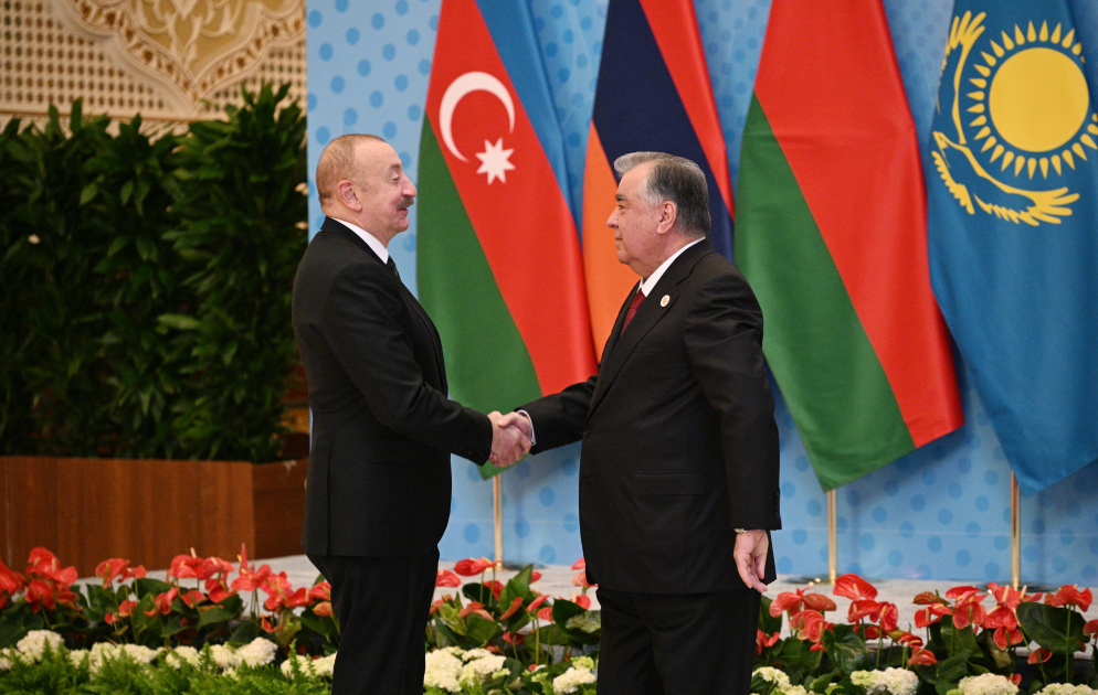 President Ilham Aliyev arrives at Palace of Nation in Dushanbe to participate in CIS Heads of State Council meeting (PHOTO/VIDEO)