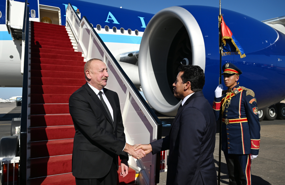 President Ilham Aliyev arrives in Egypt for working visit (PHOTO)