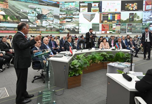 Azerbaijani parliament head visits Pakistan's Disaster Management Authority (PHOTO)