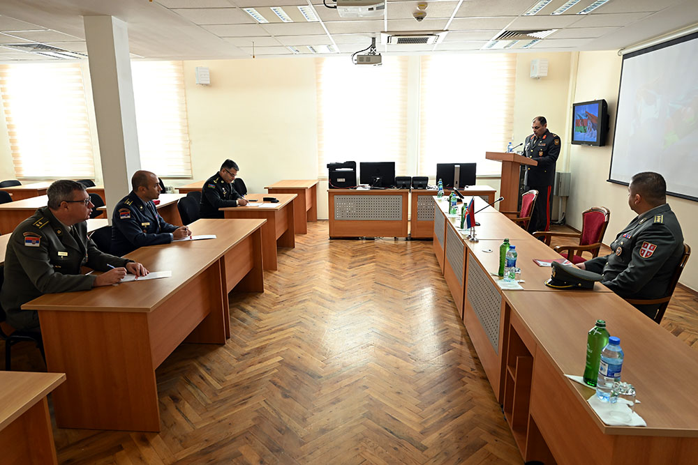 Serbian delegation visits Azerbaijan (PHOTO)