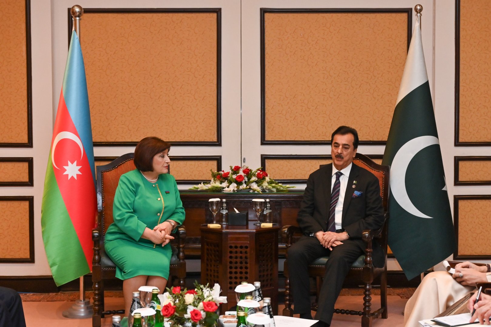 Speaker of Azerbaijani Parliament meets with chairman of Pakistan Senate (PHOTO)