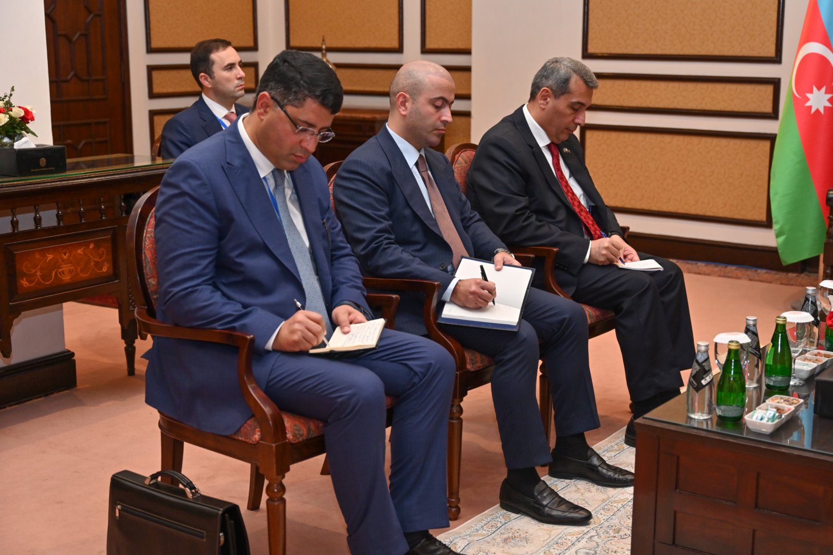 Speaker of Azerbaijani Parliament meets with chairman of Pakistan Senate (PHOTO)