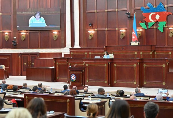 Azerbaijan parliament head meets partakers of Int'l Association of Judges' annual session
