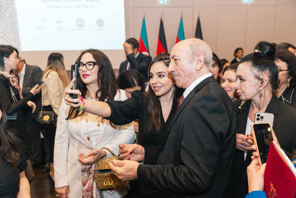 Leyla Aliyeva and Arzu Aliyeva attend opening of MAMA Mother Nature int'l art exhibition in Berlin (PHOTO)
